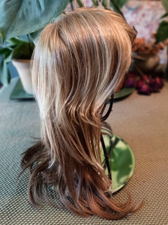Revlon Wig Blond with Highlights main image 8
